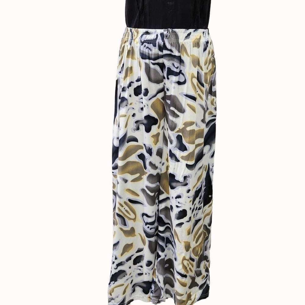 Front view of culottes with white background and camouflage print