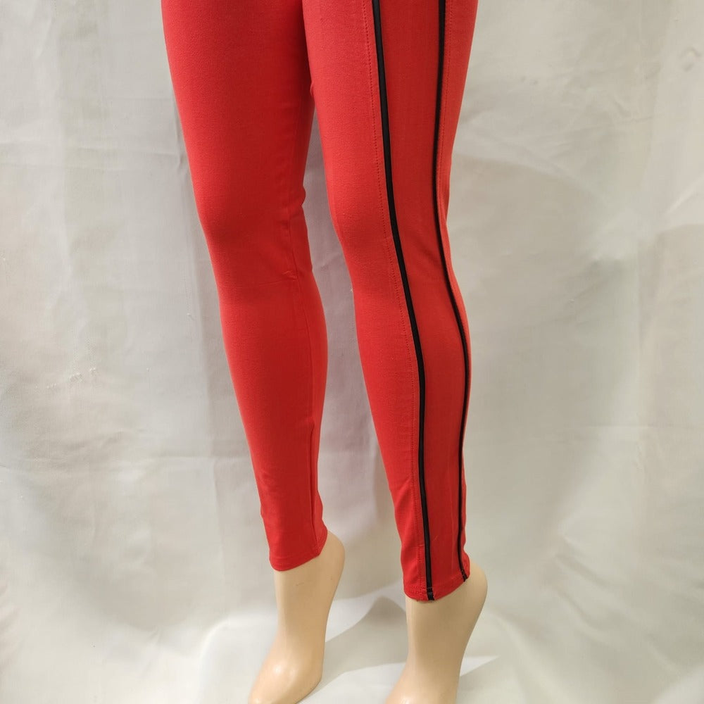 Colored leggings with black piping detail on the side – thestyleinccanada