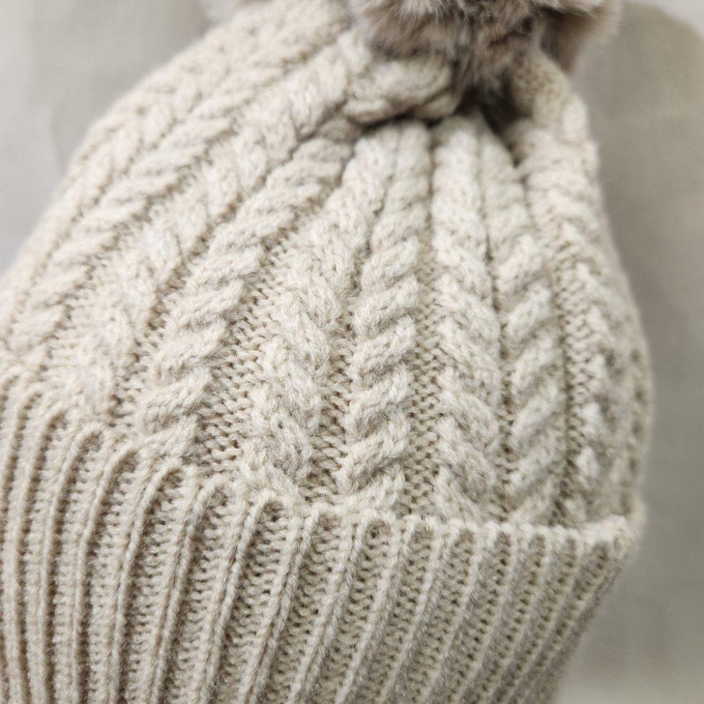 Rope knit pattern detailed view