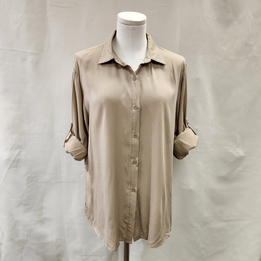 Alternative front view of beige dress shirt