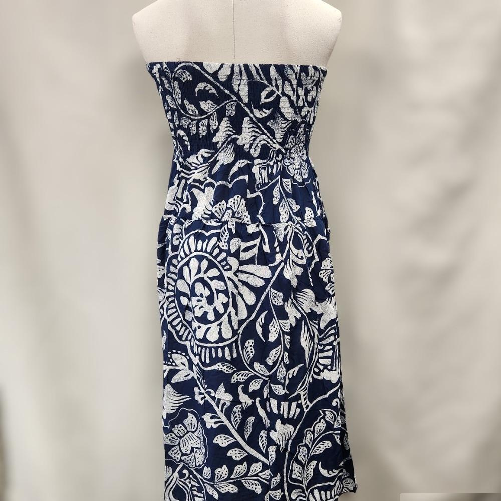 Rear view of Floral print blue and white shoulder less top