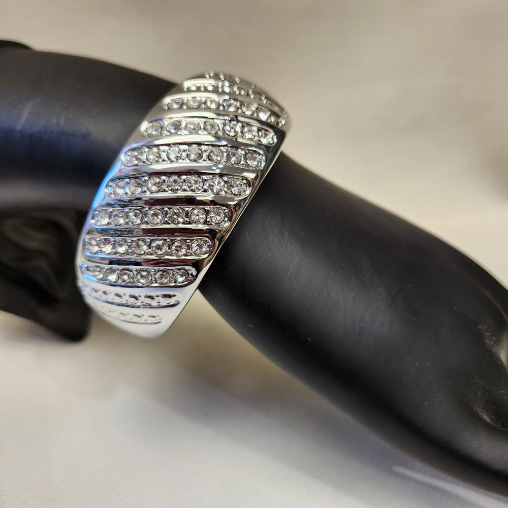 Alternative view of modern silver color hinged bracelet