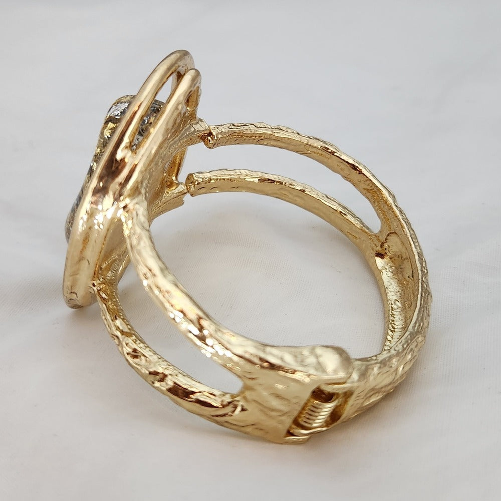 Textured bangle of gold color bracelet