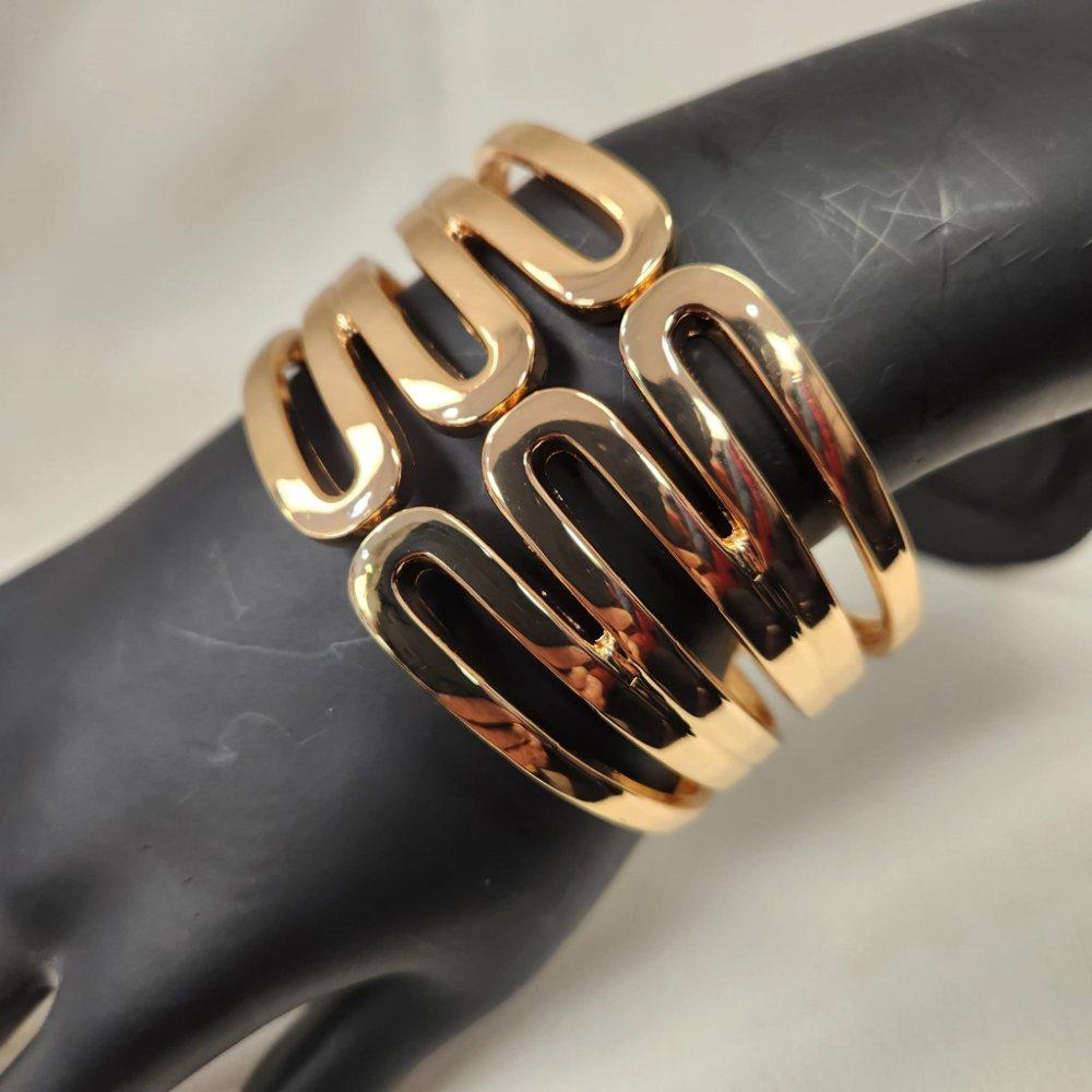 Beautiful triple tier design modern gold bracelet