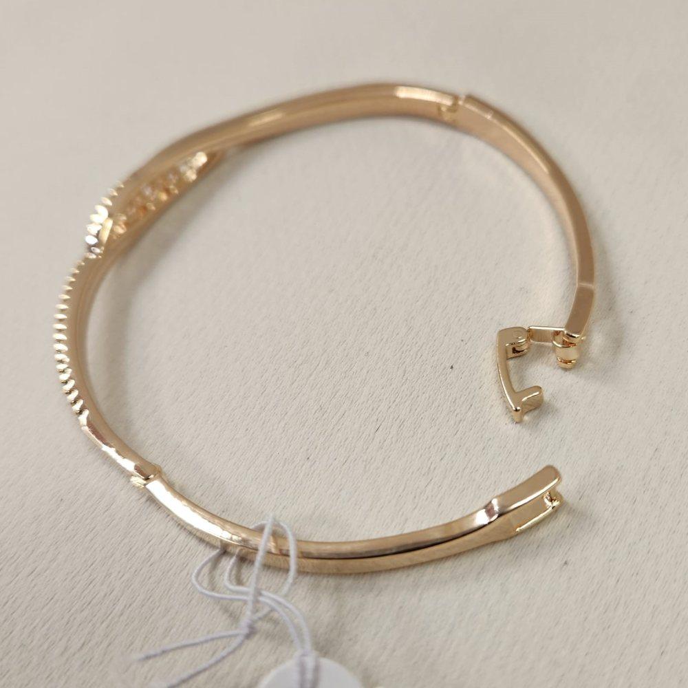 Fold over clasp when opened