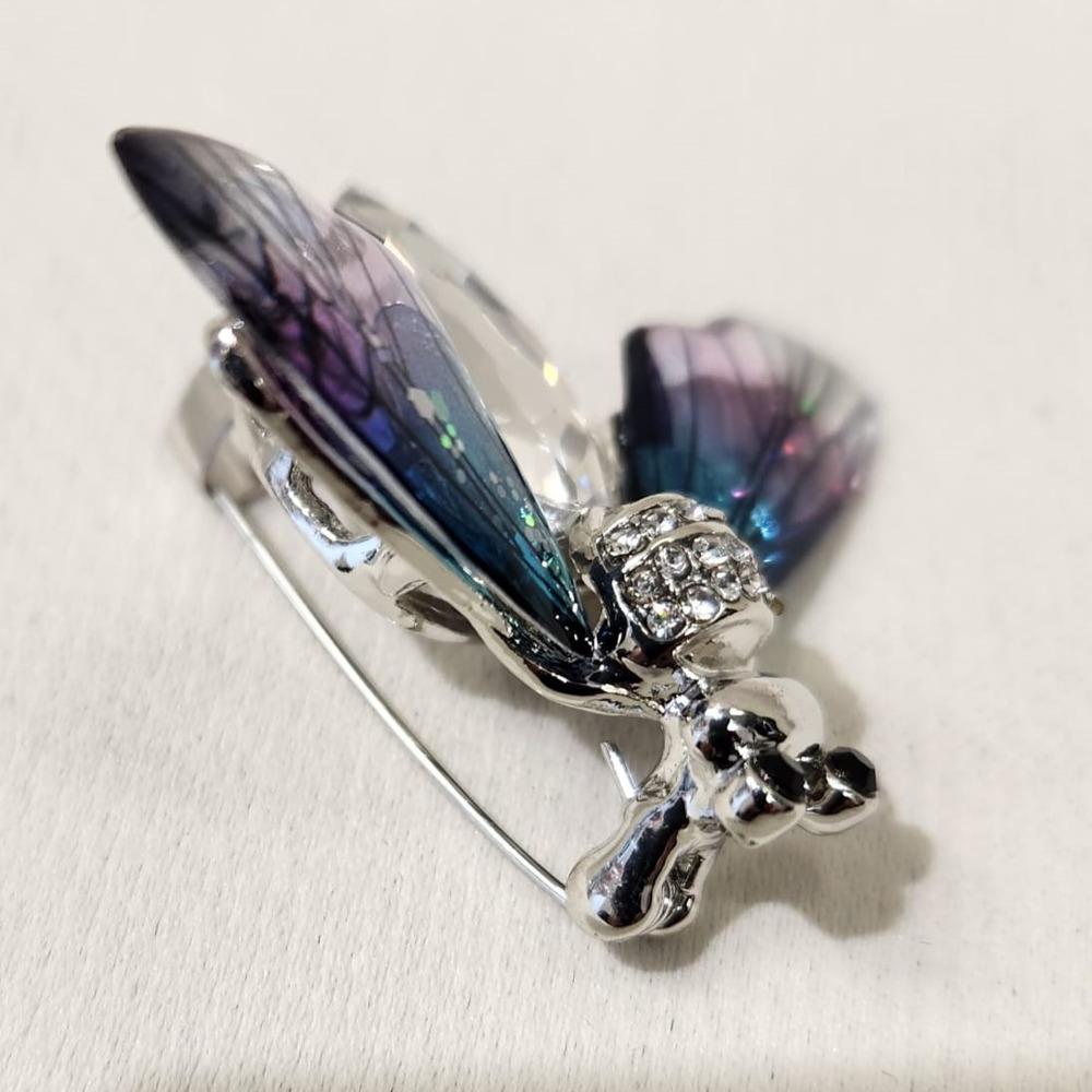 Alternative view of delicate bee shaped brooch