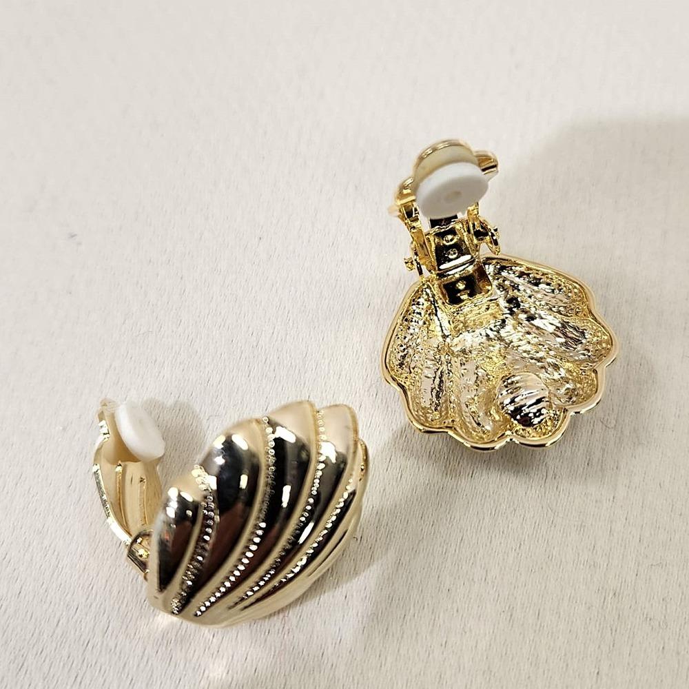 Clip on style seashell earrings