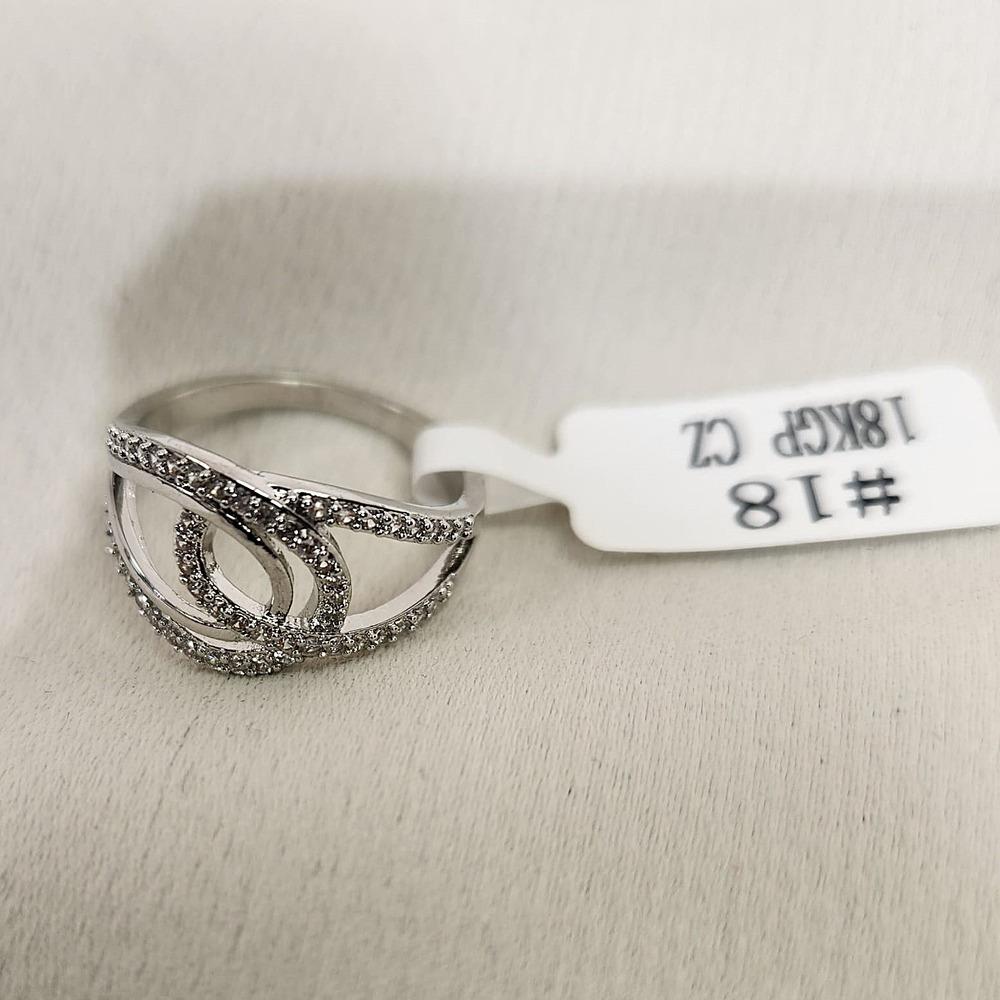 Stylish silver ring with cubic zirconia in US size 8