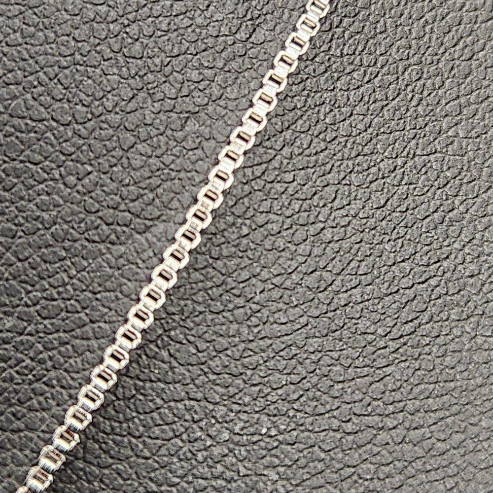 Detailed view of chain