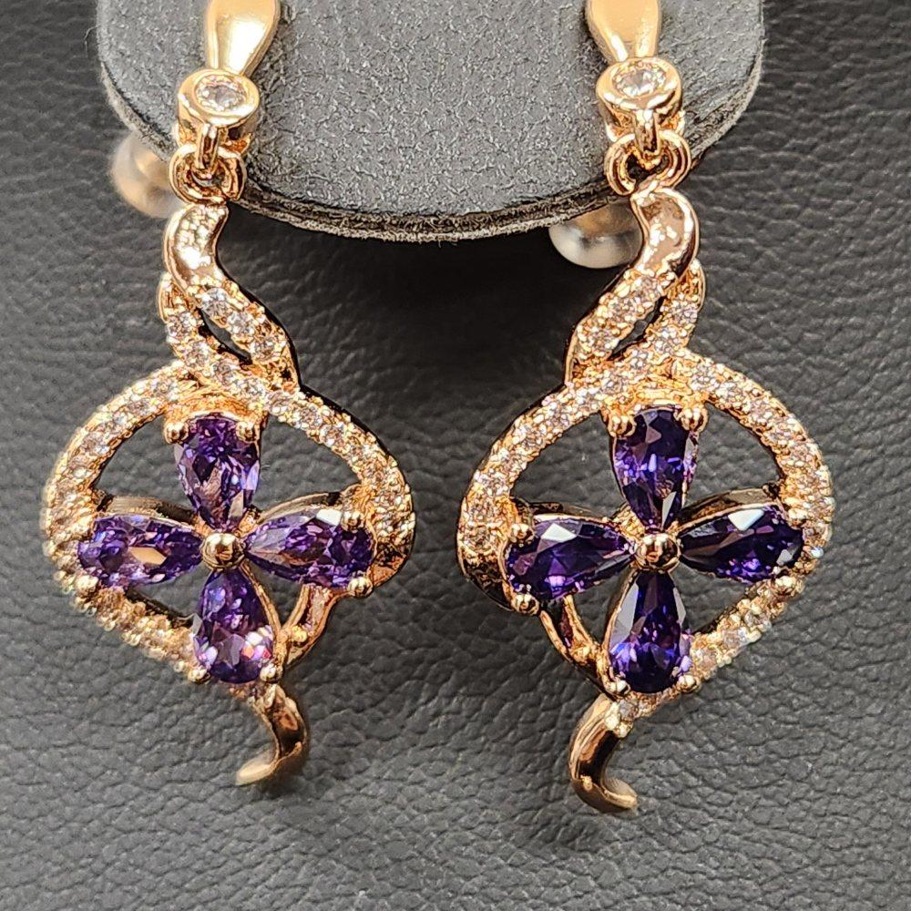 Alternative view of dangle earrings