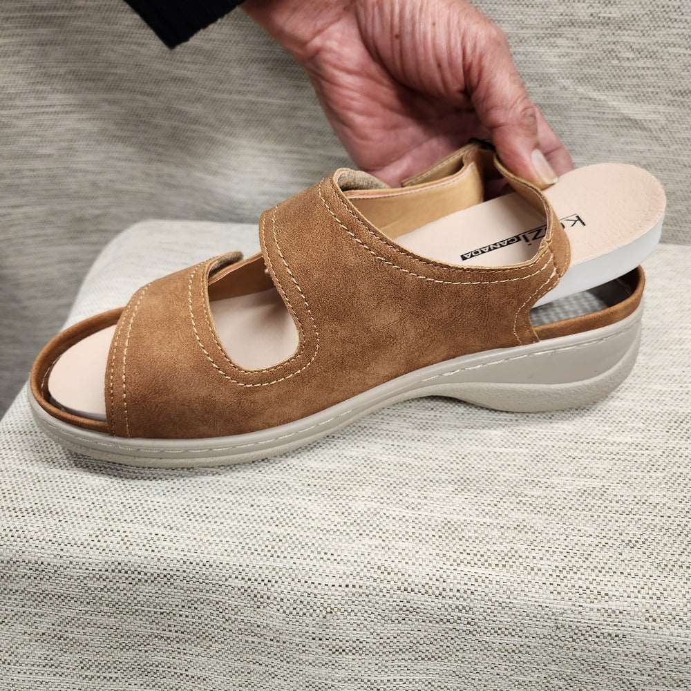 Removable comfy sole of camel color orthopedic summer sandal
