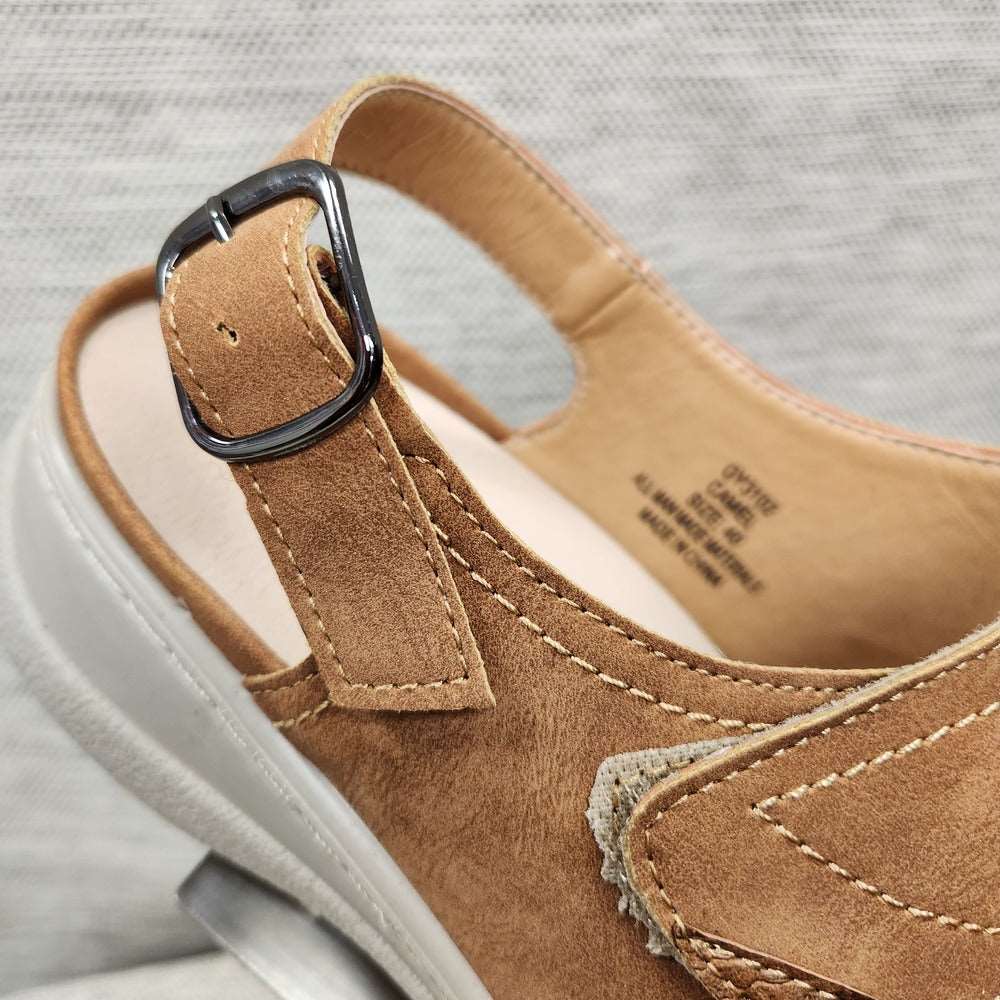 Sling back with buckle closure of camel color summer sandal
