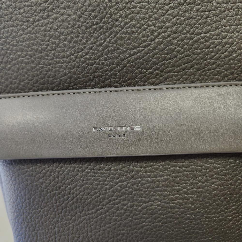David Jones logo on flap closure of front pocket