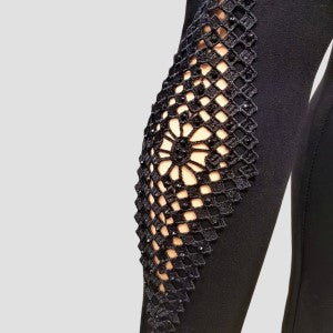 Detailed view of diamond shaped lace