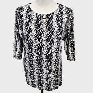 Black and grey round neckline casual top with three quarter length sleeves