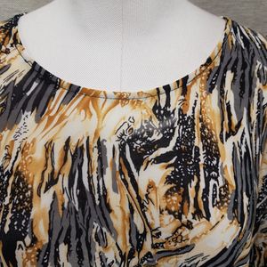 Neckline of top with front gathering