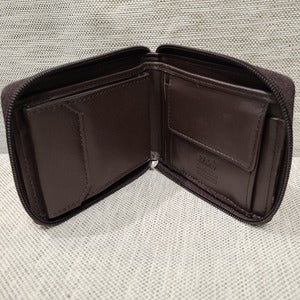 Open view of Wallet for men in brown with zip closure