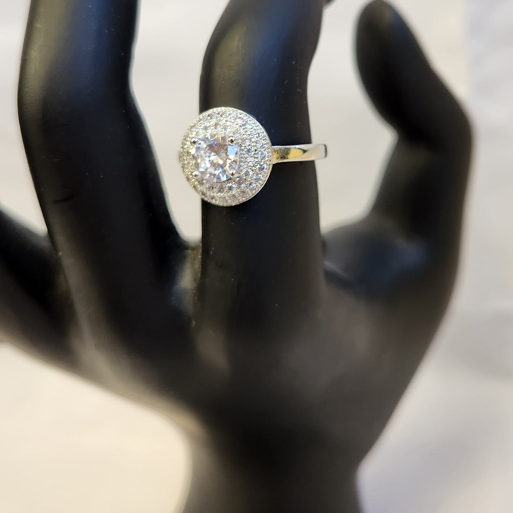 Alternative view of double halo ring on mannequin hand