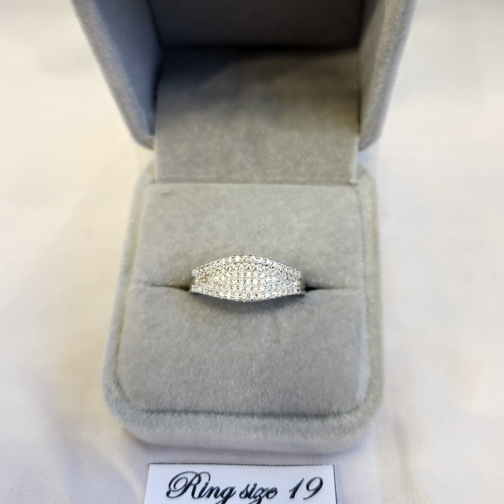 Six row stone set silver colored ring