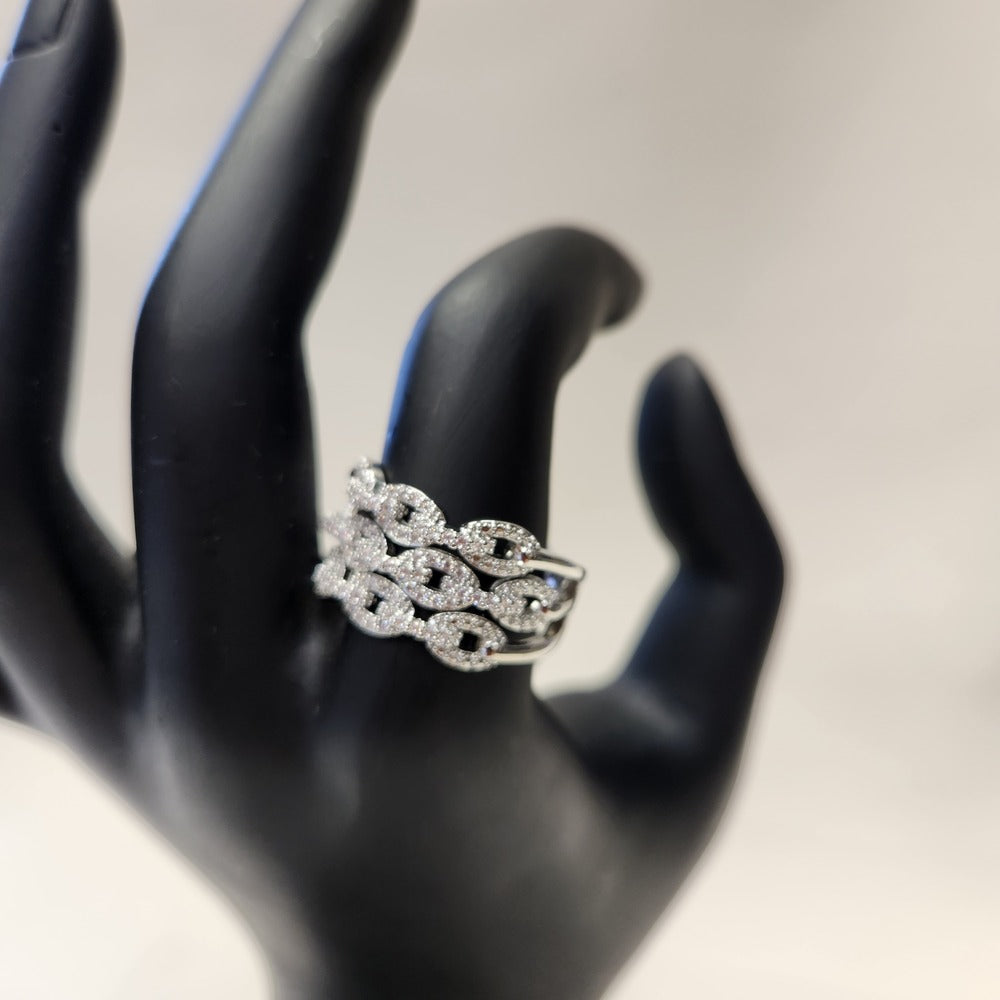 Alternative view of rope chain design ring displayed on a mannequin stand