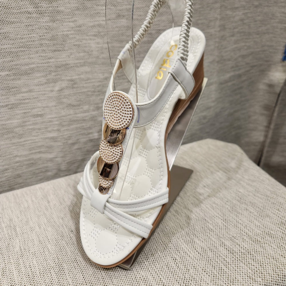 White upper summer sandals with sling back
