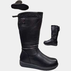 Winter shoes in black with ruching around ankle