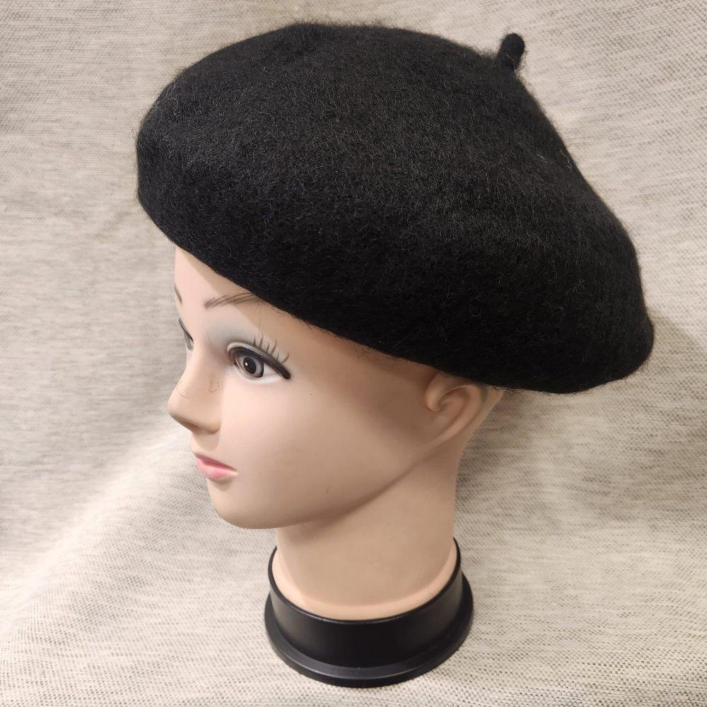 French beret cap in black color