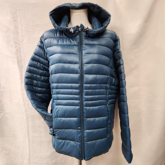 Full view of Point zero light weight fall jacket in pond blue color