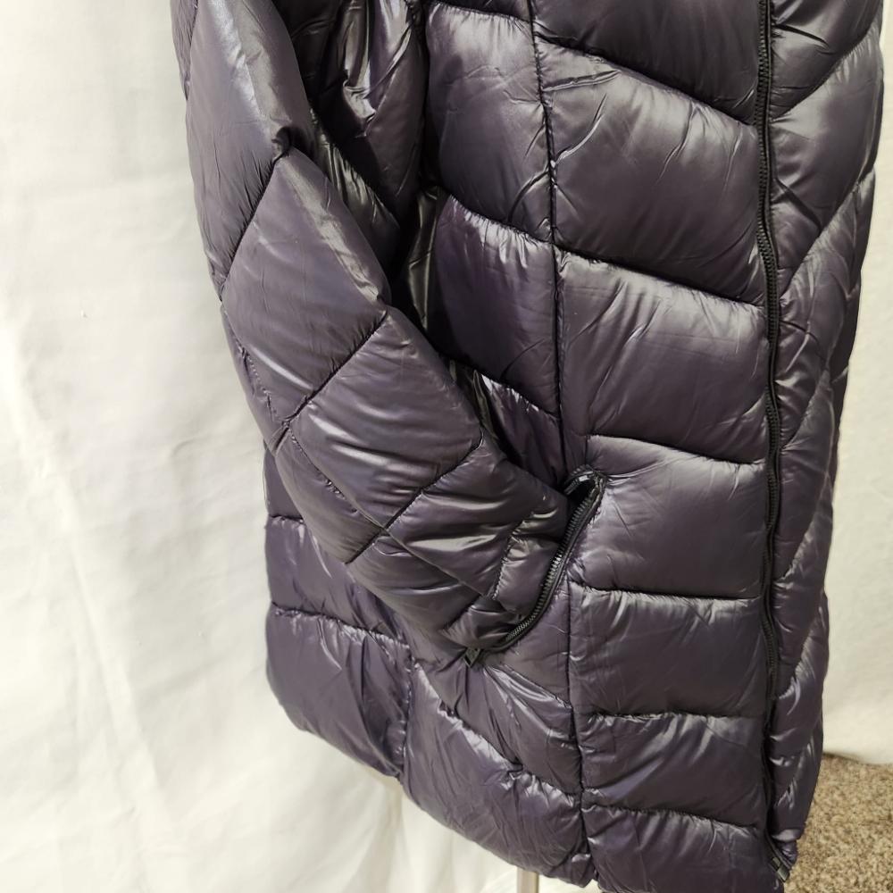 Side view of Black Point zero mid weight fall puffer jacket
