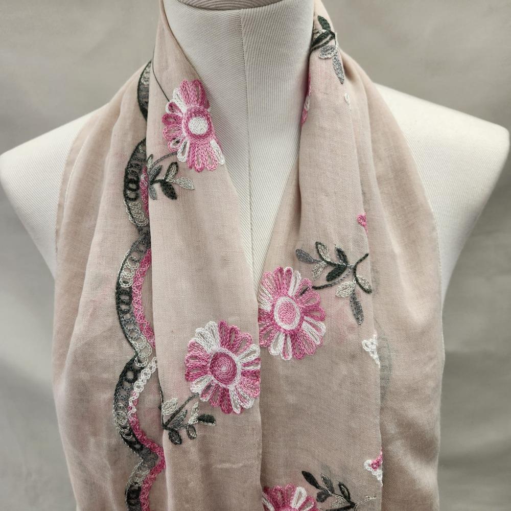 Alternative view of Beige summer scarf with colorful embroidery