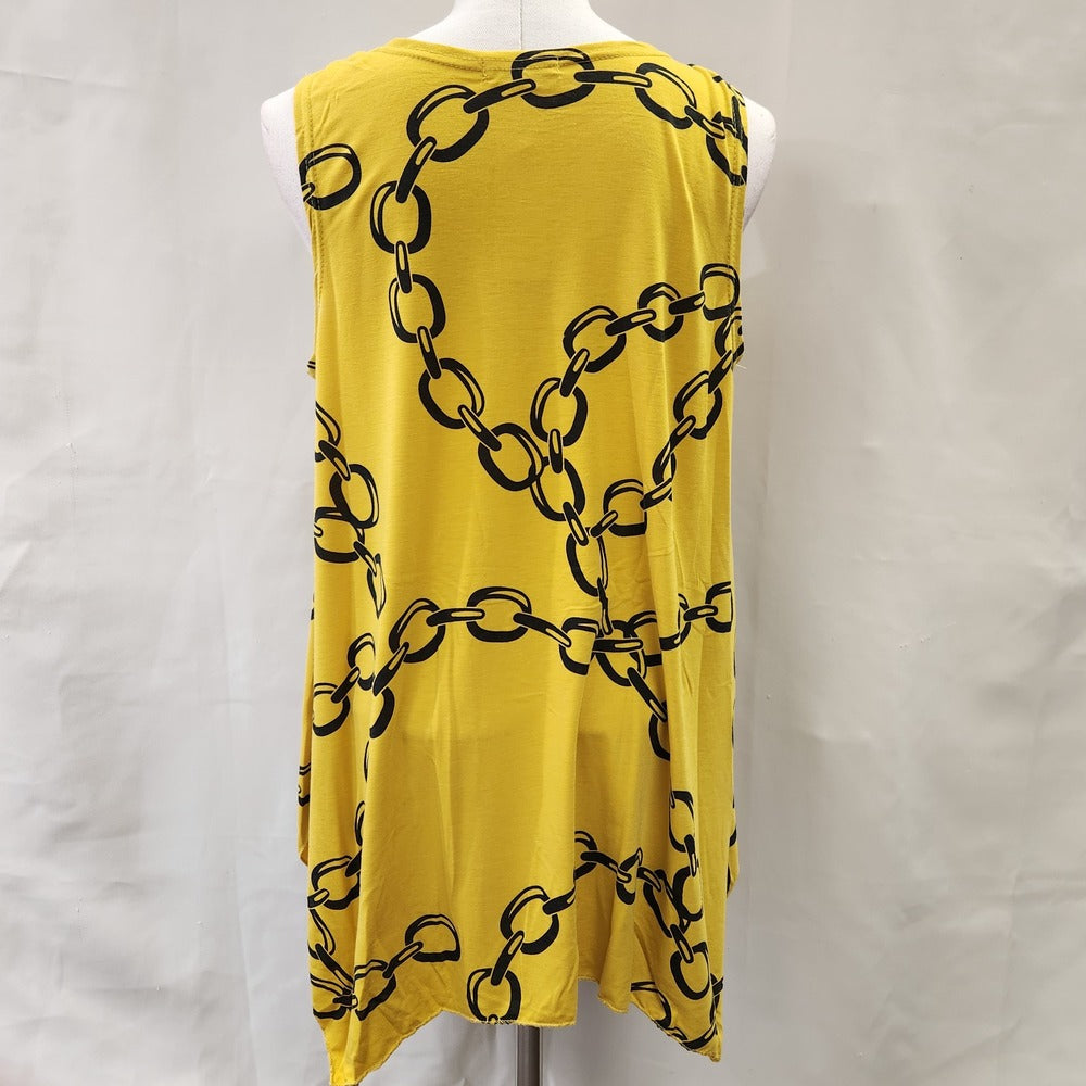 Rear view of Yellow top with link chain print in black