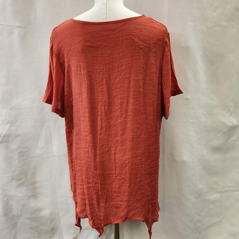Rear view of Short sleeve red layered top with pleated necknline