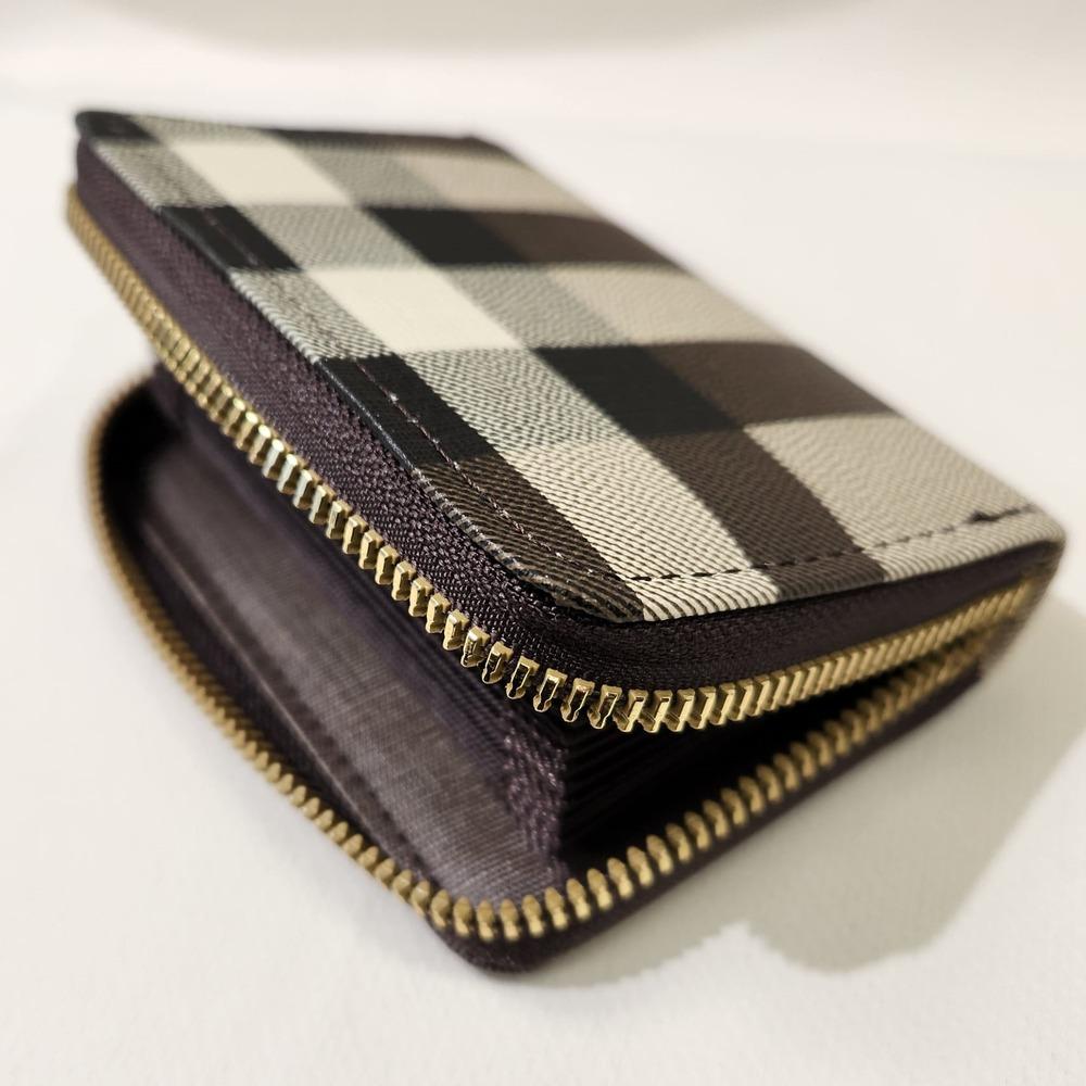 Quad color striped card holder when opened