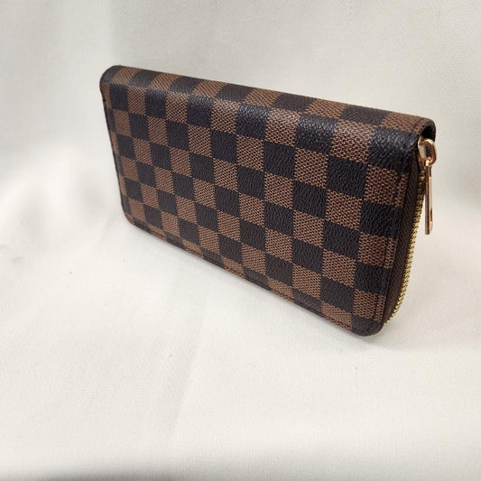 Checkered print wallet in shades of brown