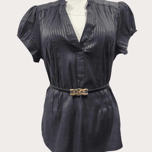 Black stretchy belt with stylish gold buckle