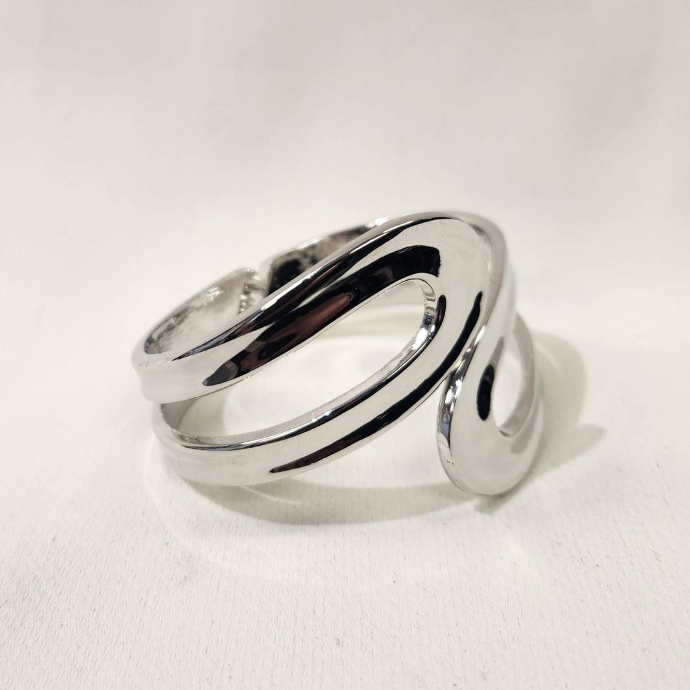 Beautiful modern design silver frame hinged bracelet