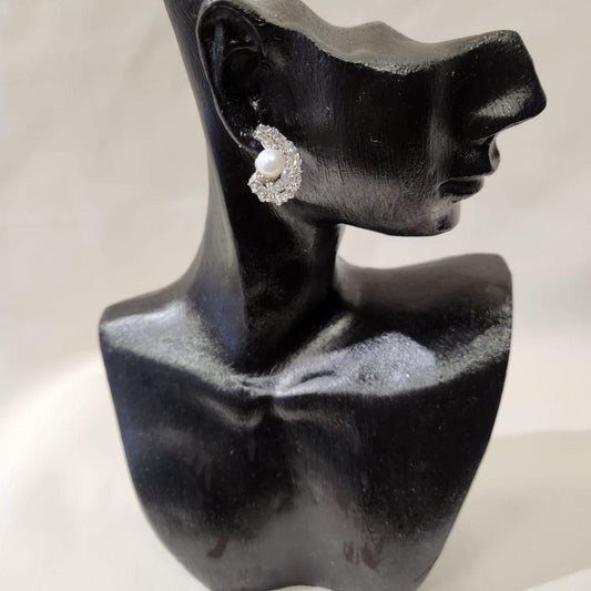 Half crescent earring with stones and pearl