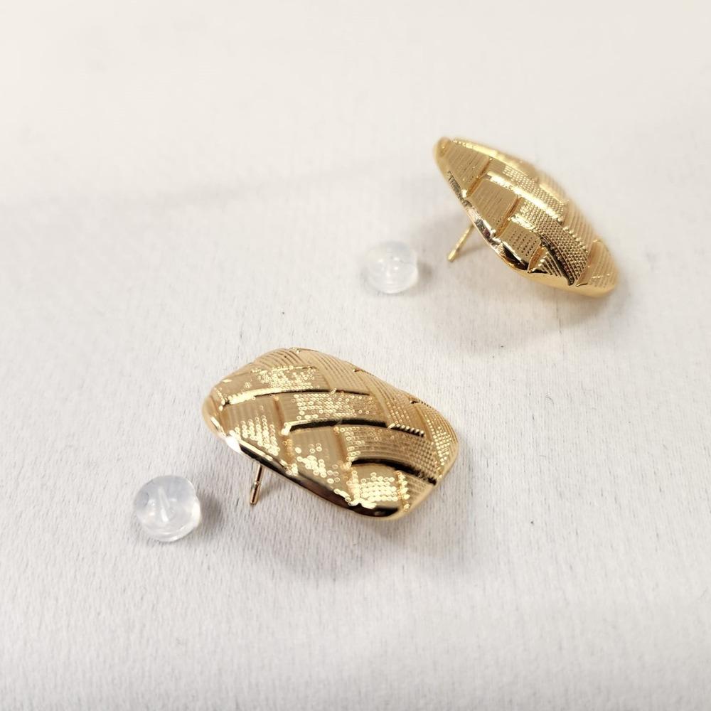 Pushback post of Textured high fashion bold stud earrings