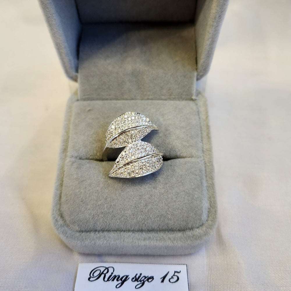 Elegant dual leaf design stone studded ring
