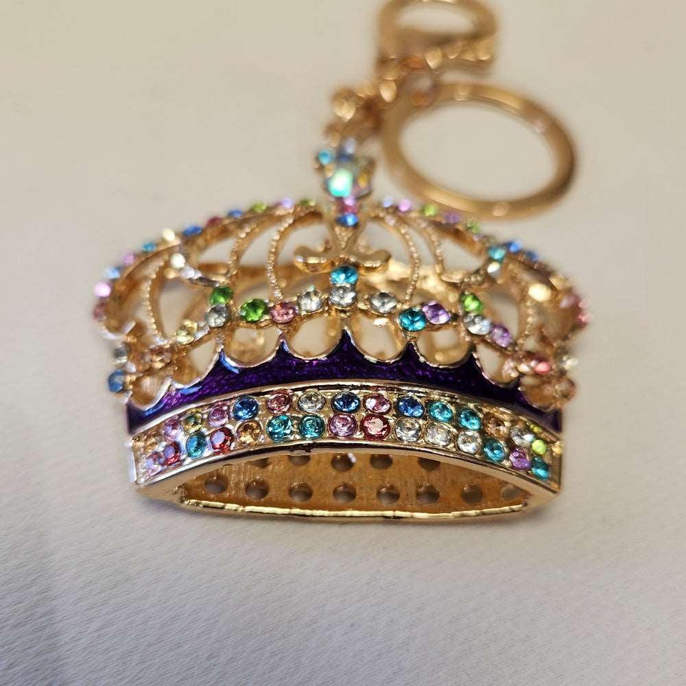 Detailed view of Beautiful crown shaped purse charm