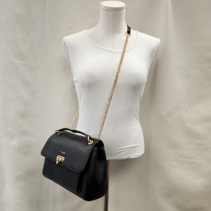 Elegant black handbag with gold colored chain strap