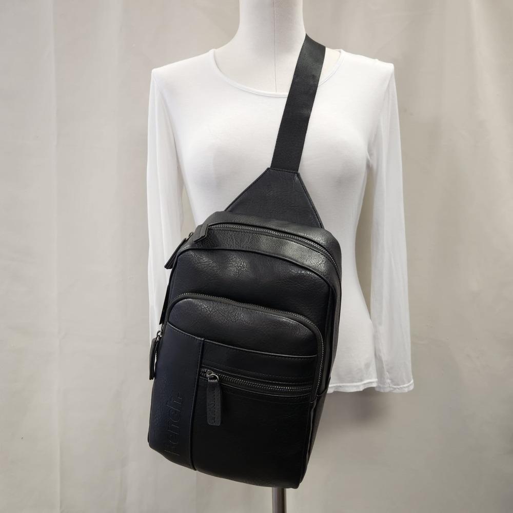 Sling bag in black