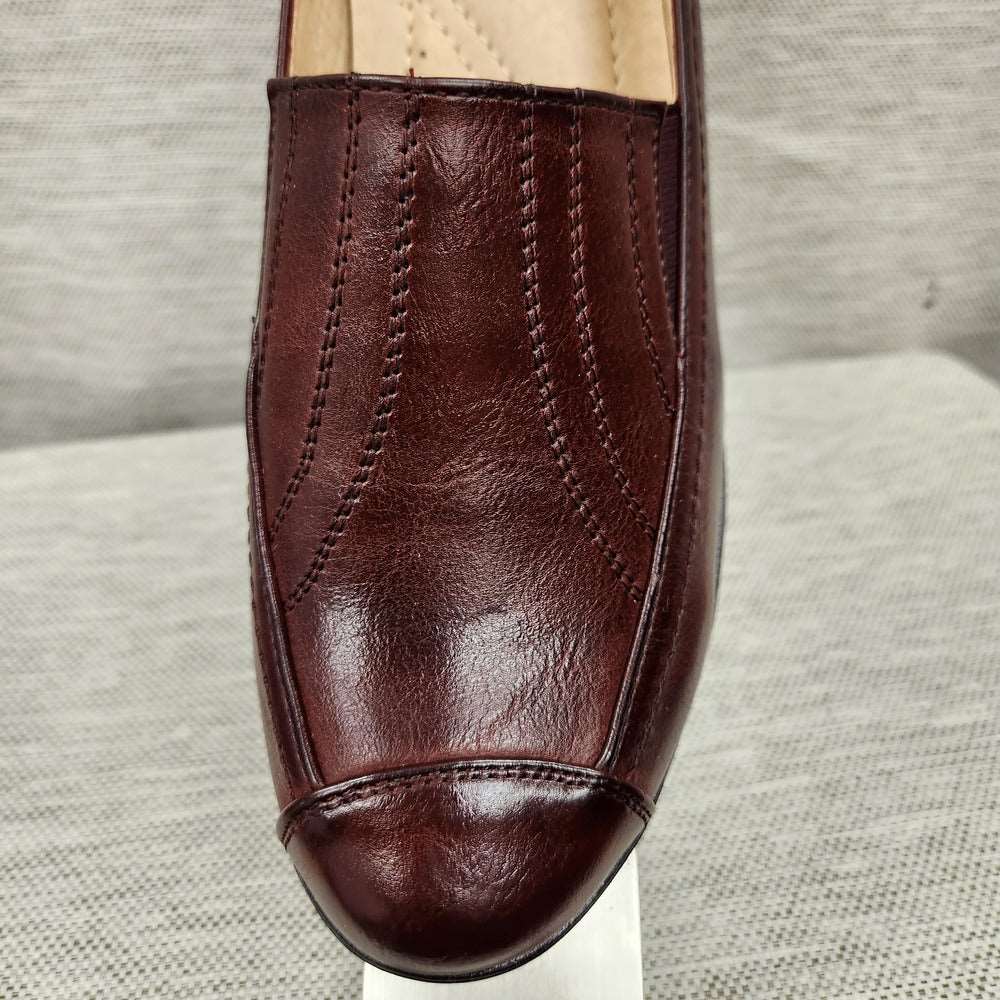 Front view of Burgundy shade pumps 