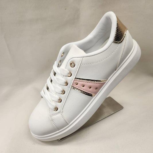 White lace closure runners with details in dull gold and pink 