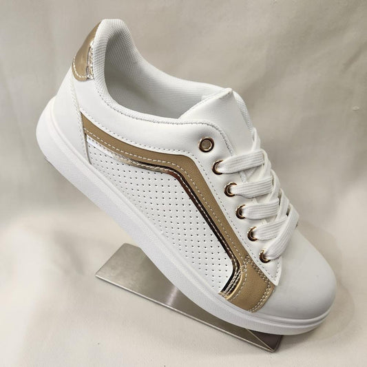 White runners with beige and gold accent color