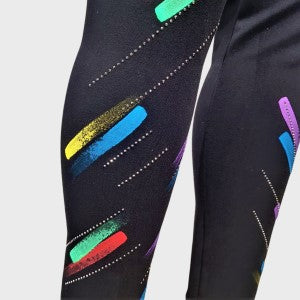 Detailed black leggings with brush strokes design