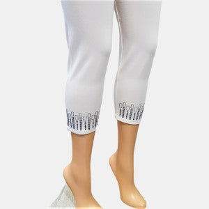 Capri leggings in white color with black and silver stones