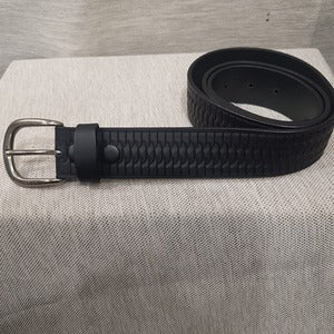 All leather belt for men with weave pattern
