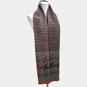 Alternative view of Warm scarf in army green with red accent color