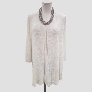 Light weight cardigan in white color and three-quarter sleeves